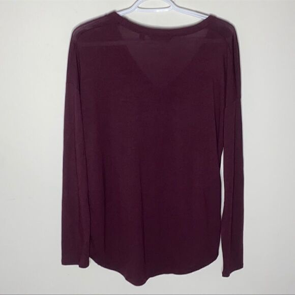 Athleta Cloudlight Relaxed V-Neck Maroon Tee XS - Picture 3 of 6